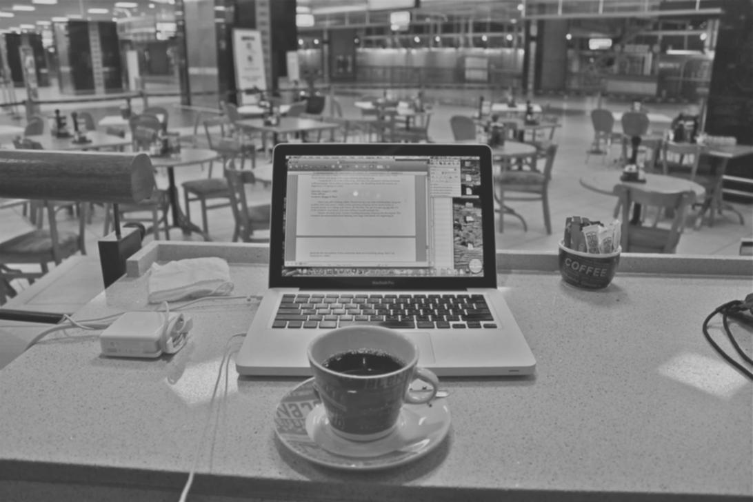 Участники обсуждают переговорную стратегию в интерактивной группе